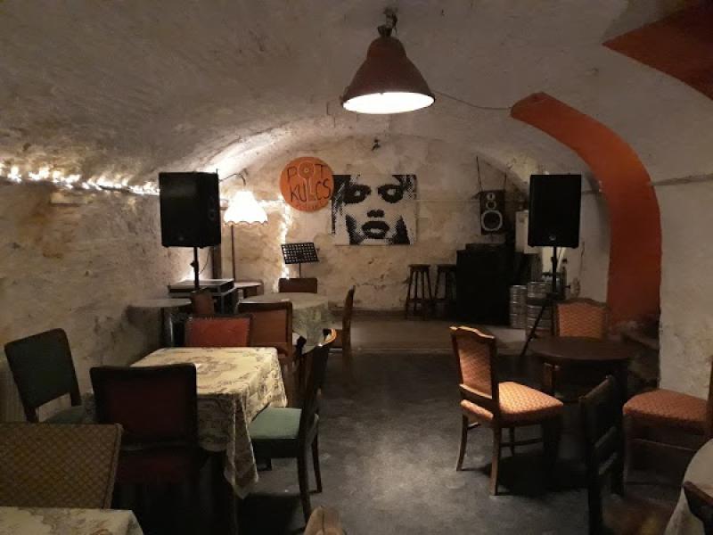 Pótkulcs et Borkápolna